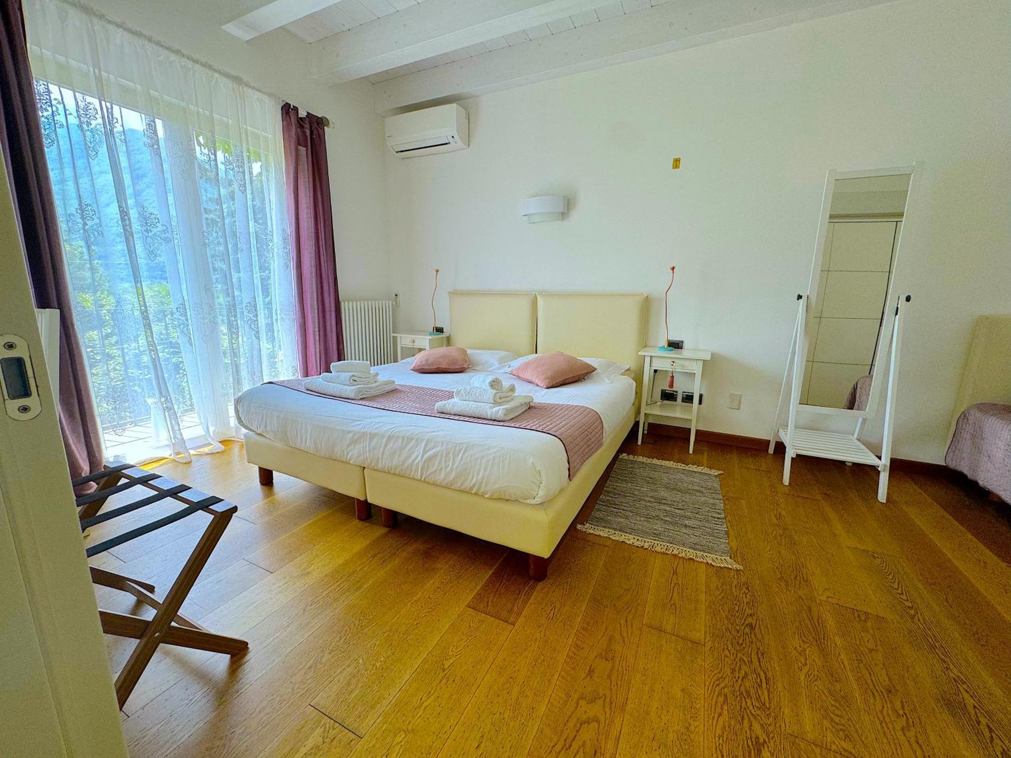 The Comfortable House With Big Pool In The Center Of Mergozzo Exterior photo
