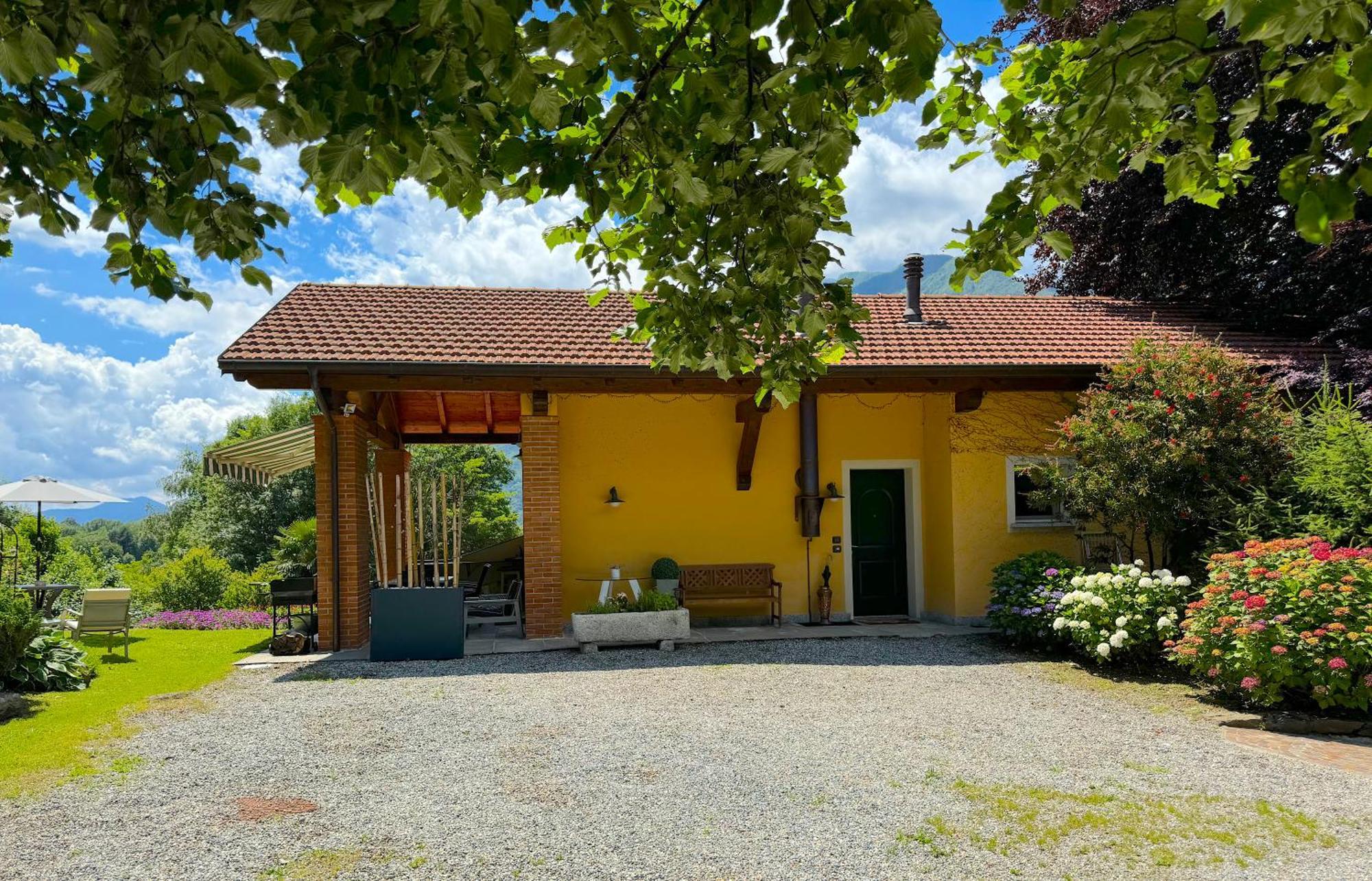 The Comfortable House With Big Pool In The Center Of Mergozzo Exterior photo